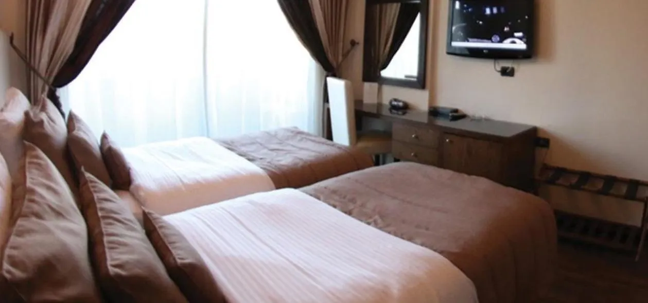Royal Garden Hotel Beirut 4*,