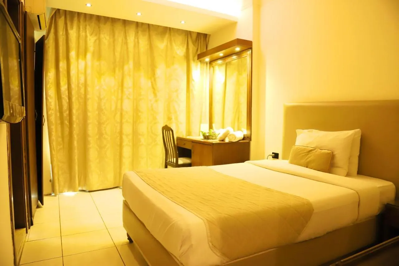 Royal Garden Hotel Beirut 4*,