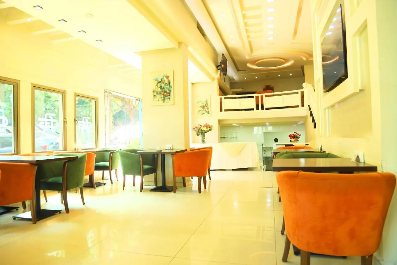 Royal Garden Hotel Beirut 4*,